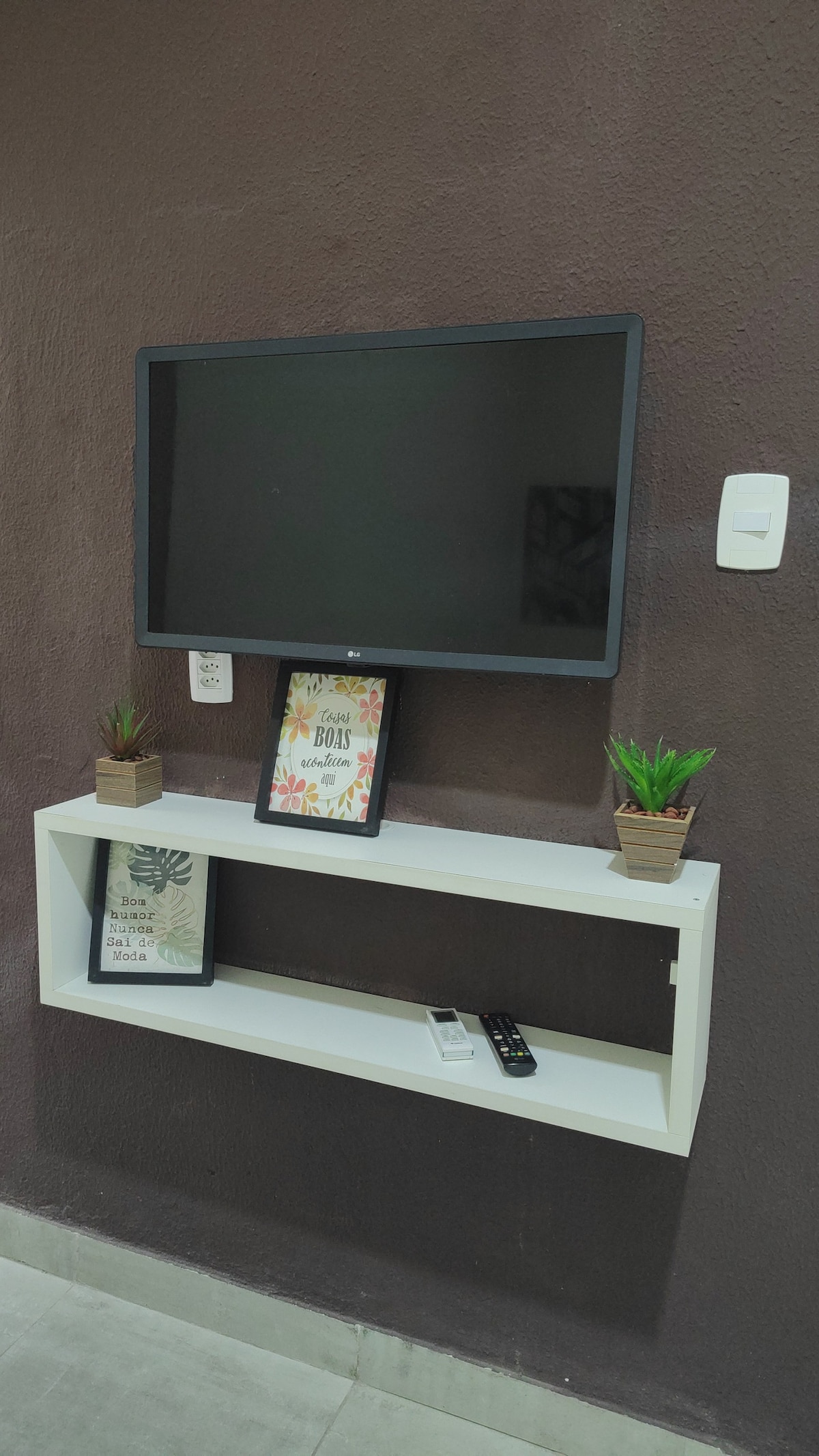 Popular Airbnb listing: Amenities on Estrada do Coco in Camaçari