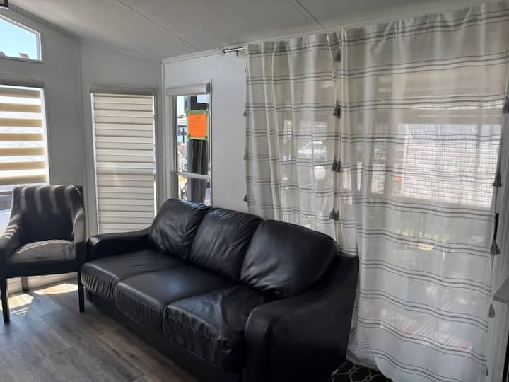 126 Wylnewood Cottage – Cozy Sherkston Getaway - Crystal Beach