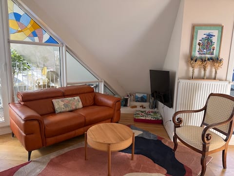 Popular Airbnb listing: Cozy 2 rooms by the Garonne + parking space in La Bastide