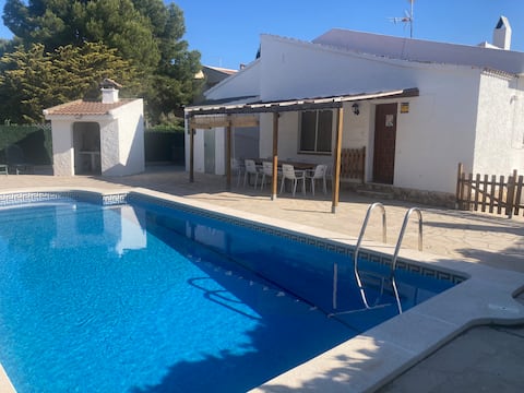 Private Paradise: Pool, BBQ and Total Relaxation