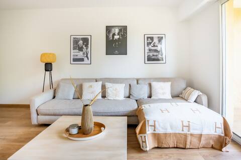 Annonce Airbnb populaire: Beautiful 2-bedroom quiet terrace + pool + garage à Mougins