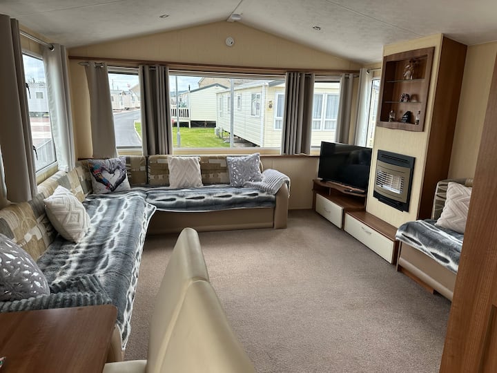 Home From Home Static - Abergele