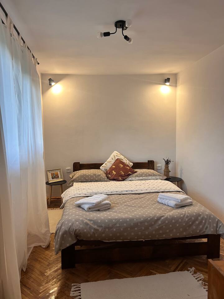 საძინებელი 1