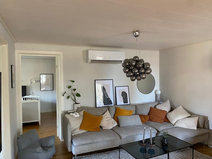 Familjevänlig Villa Med Sjöutsikt - Sweden