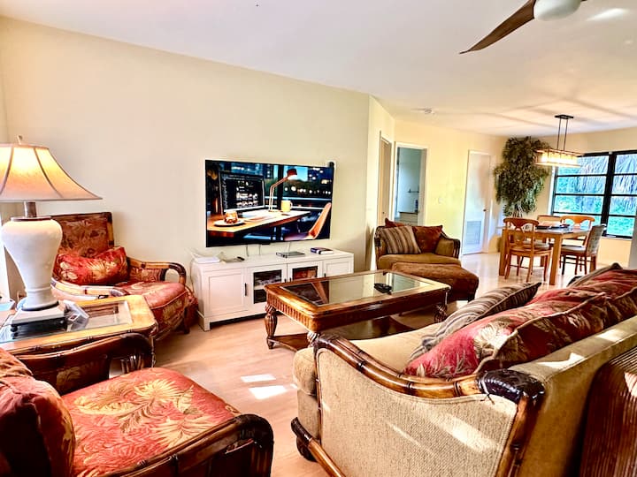 Tropical Escape, Sarasota! - Sarasota, FL