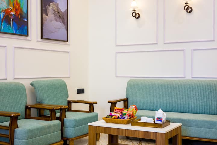 Pet-friendly Stay With Poolside Charm & Views - Udaipur