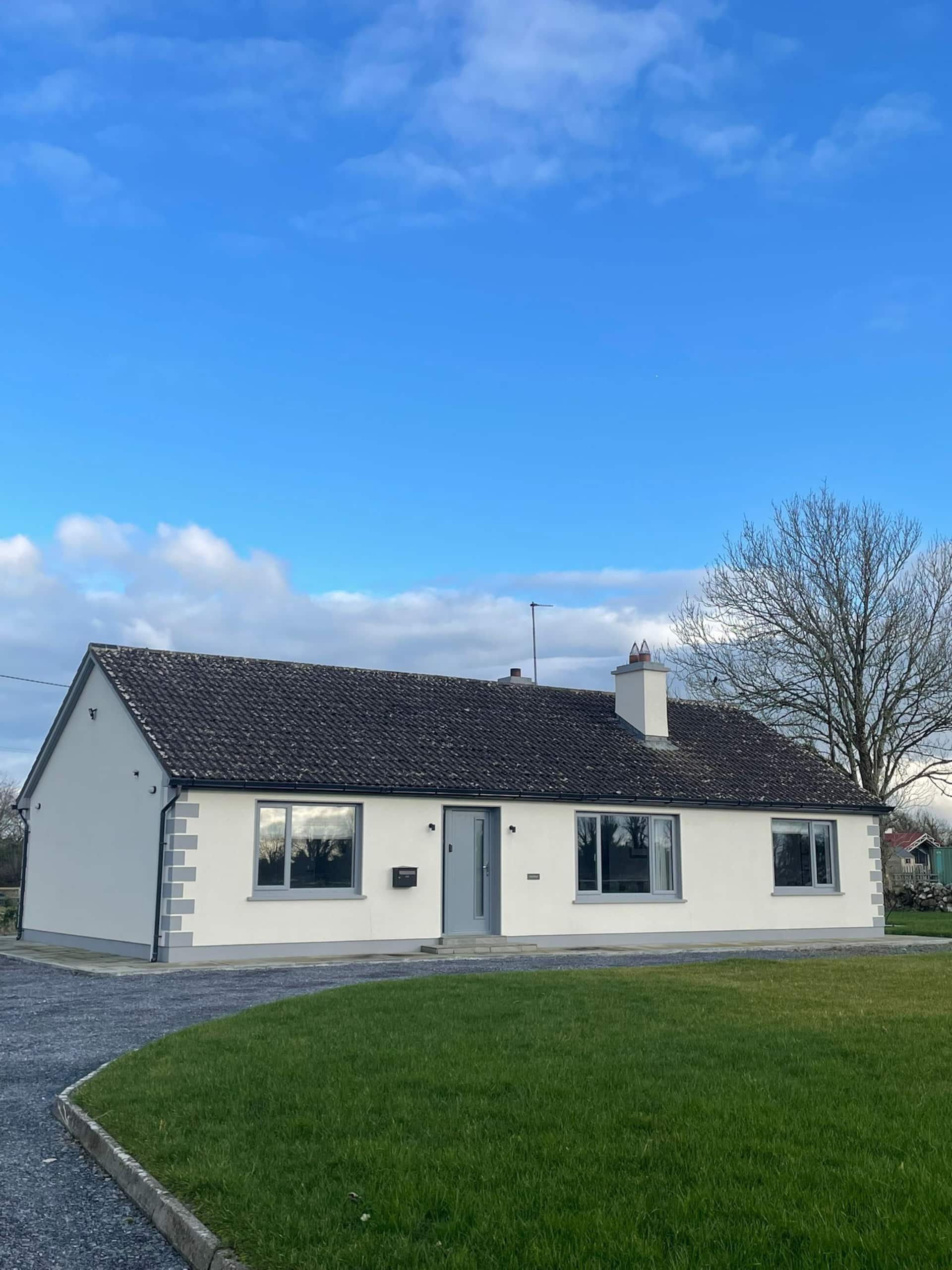 Cosy Claregalway Cottage
