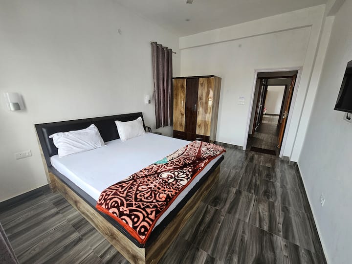 King 2bhk - Dharamshala