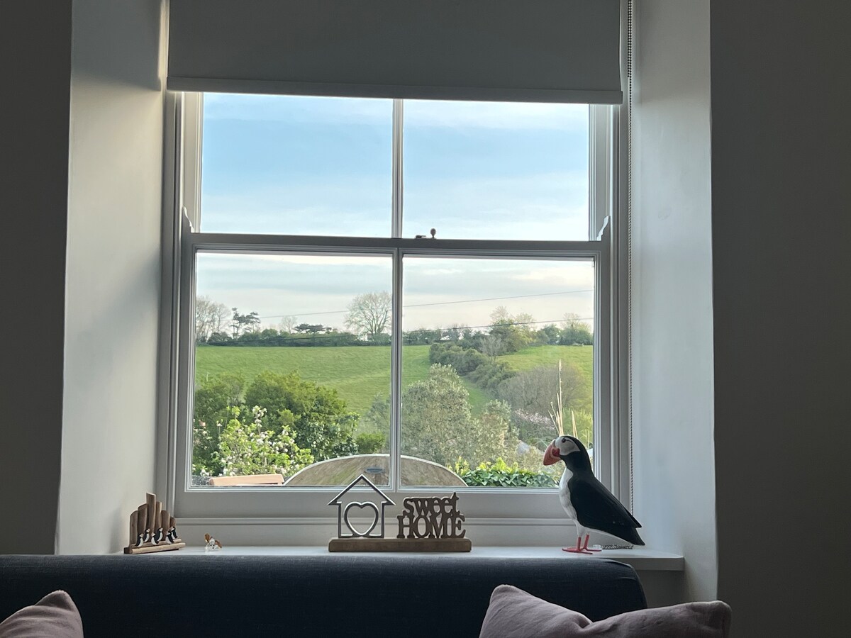 Top performing Airbnb: Stunning seaside cottage at Charlestown harbour in St. Austell Bay