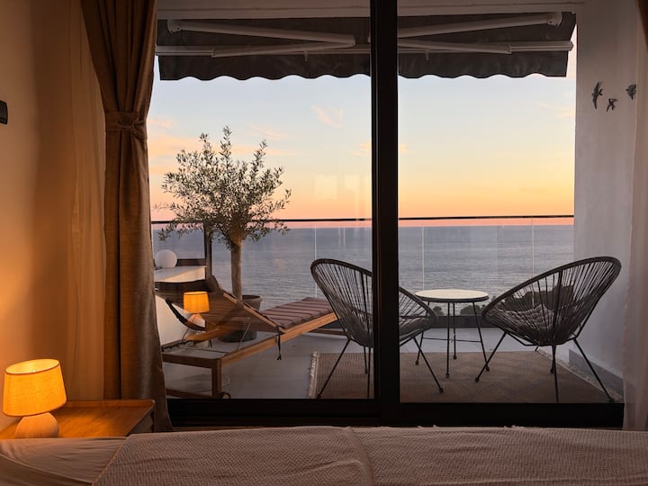 Sea View 2BR • 10 Min Walk to Beach • Free Parking
