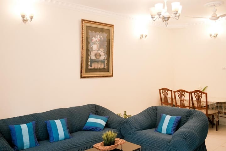 Living room image 4