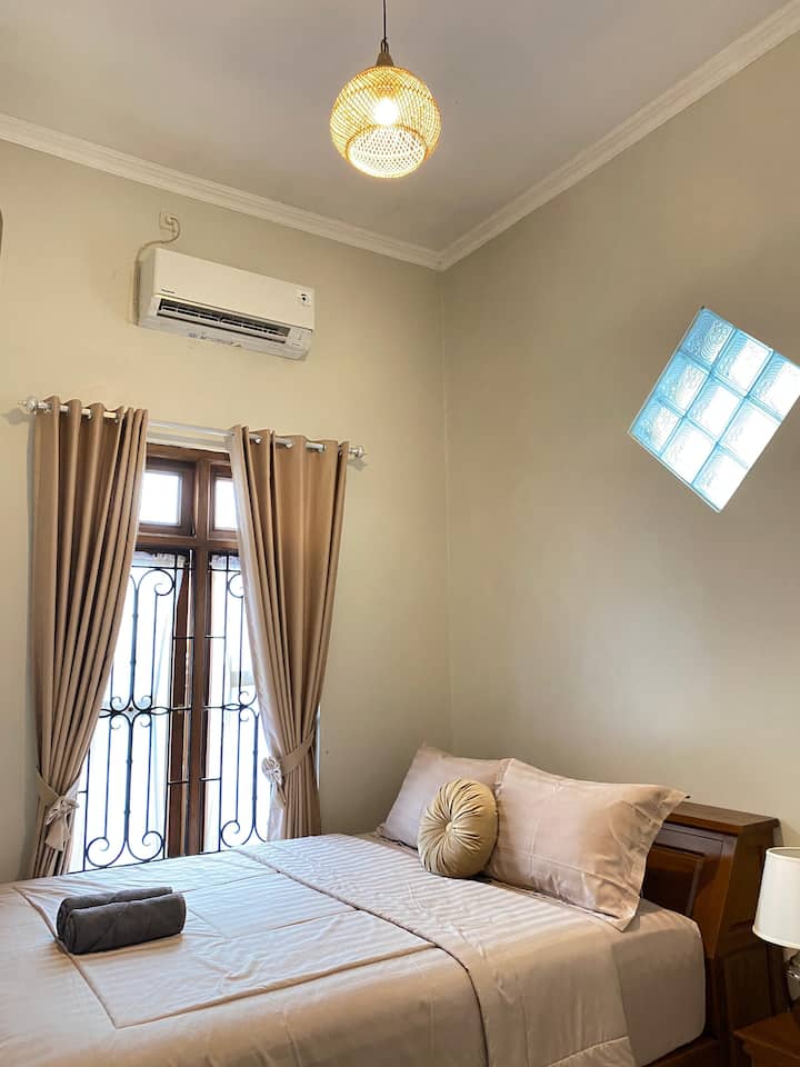 საძინებელი 1