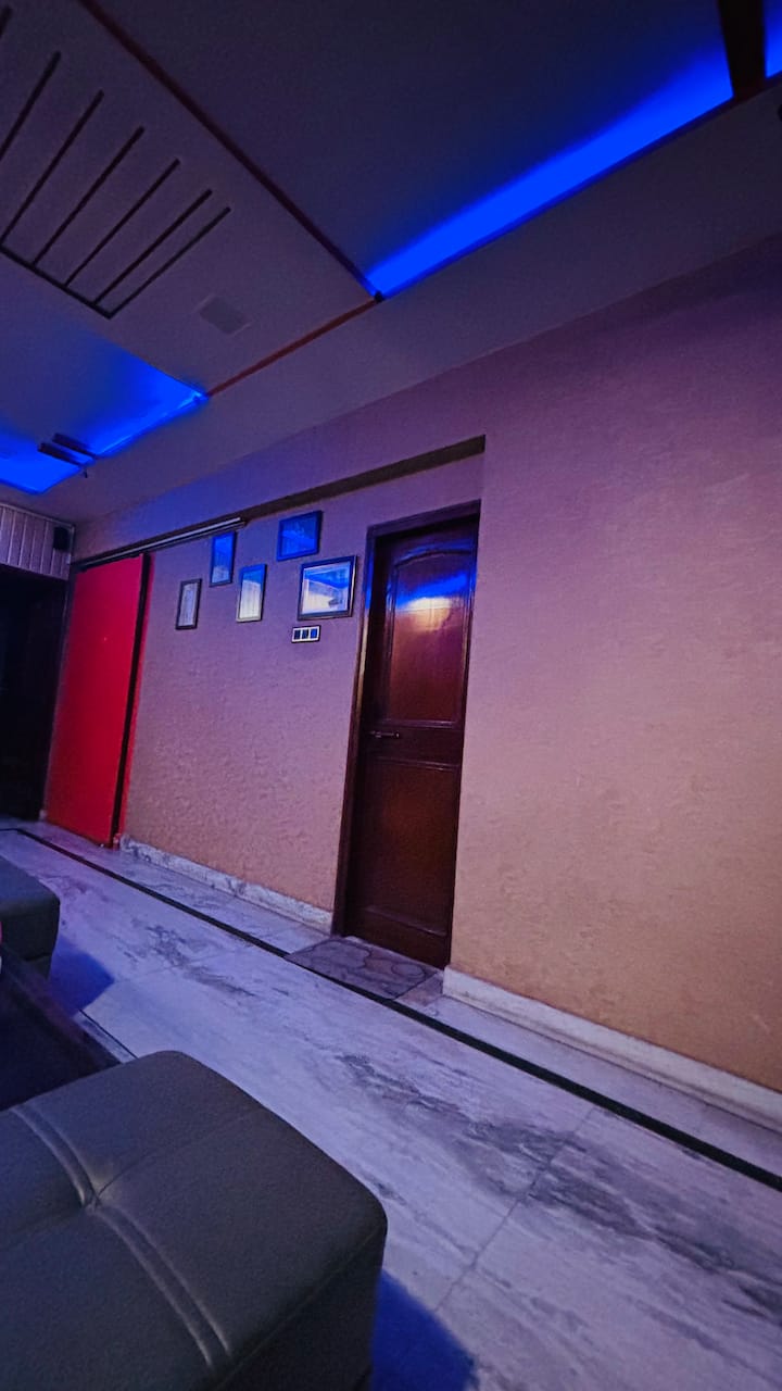 Downtown Luxury - Lucknow