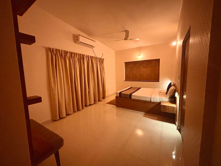 Bedroom 3 image 2