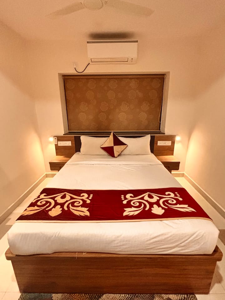 Bedroom 1 image 1