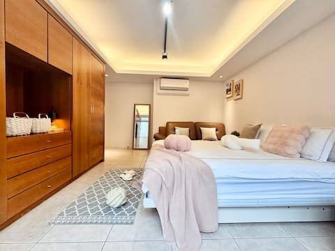 Sunny Room by MRT | East District & Taipei 101