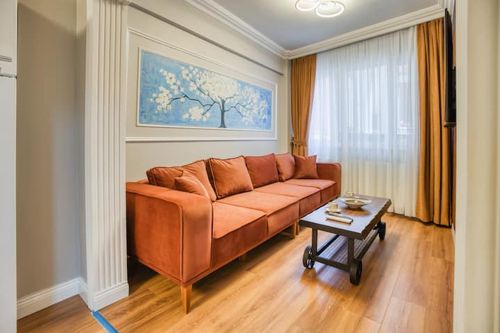 Yusuf Deluxeapart 2+1 Daire#2
Sultanahmet 5 Dakika - Estambul