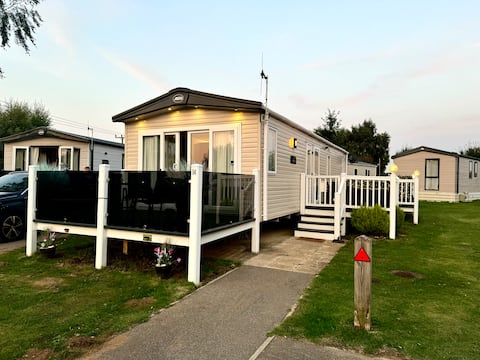 Top performing Airbnb: Oh My Stays at Tattershall Lakes (Be Our Guest) in Tattershall