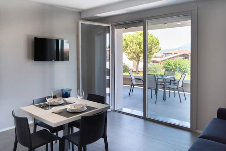Bilocale Con Due Grandi Terrazze Vista Lago - Peschiera del Garda