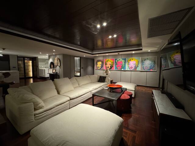 St. Regis Quality at a Fraction of the Price gallery image 2