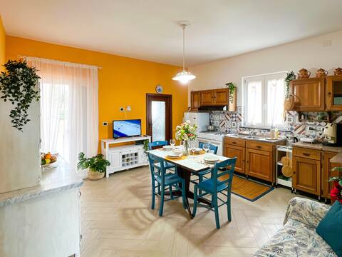 Annuncio Airbnb popolare: Vefià| Villa with terrace overlooking the sea and lemon grove a Procida