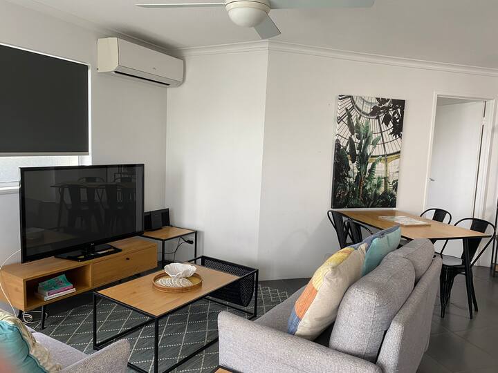 Mooloolaba Retreat, Close To Beach Free Parking. - Maroochydore