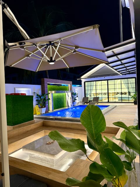LYL Ipoh Garden Private Pool Villa-18pax 5BR