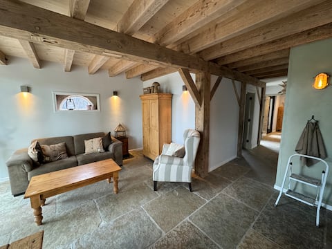 Successful Airbnb property: Characteristic stay in Moggershil in farmhouse in Sint Annaland
