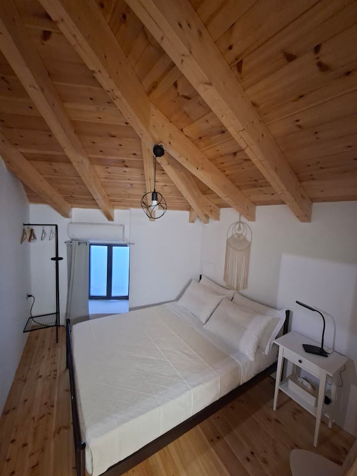 Საგალერეო იატაკის საძინებელი