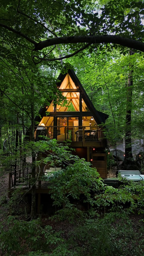 Romantic Nature Getaway with Hot Tub