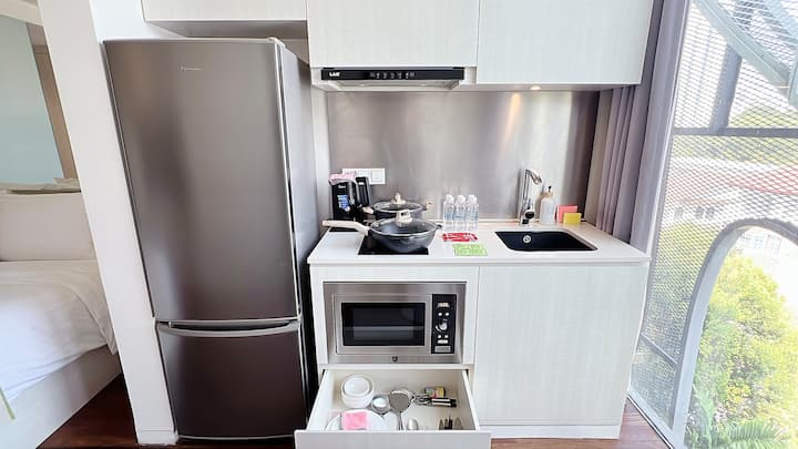 Premier King Bed Studio With Pool In Novena Liv - Newton