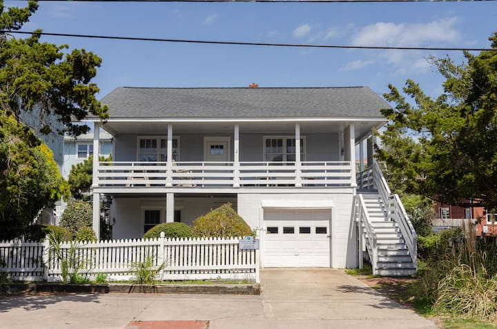 Pet Friendly Duplex Across From Crystal Pier - - Wrightsville Beach, NC