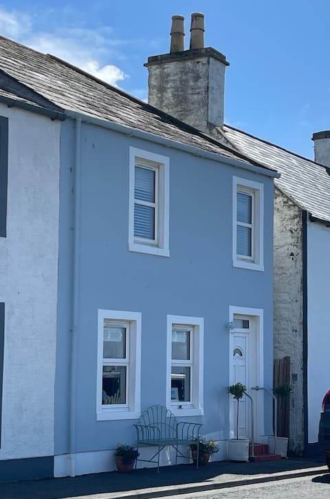 Gorgeous, cosy seafront house