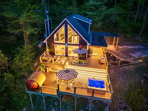 SkyLux | Stunning Views by 5 Seasons Homestays
