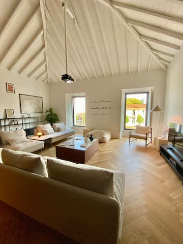 LUX Design Villa • Pool • Gym • Lisbon’s Gem