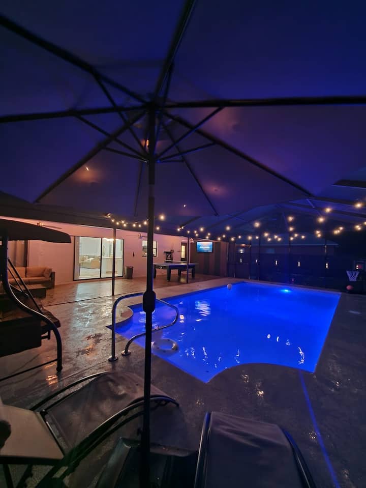 Luxury getaway, Heated Pool, Weeki Wachee - Houses for Rent in Spring ...