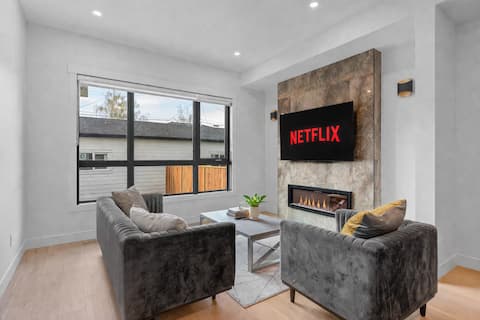 Successful Airbnb property: Luxury Home 3 min to University, Stadium, Hospital in Banff Trail