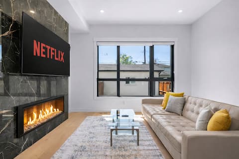 Top performing Airbnb: New 3BR Home w/ AC + Free Parking near UofC in Banff Trail
