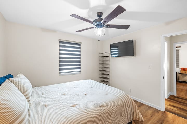 Cama tamaño queen con cubreespuma viscoelástica adicional