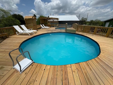 Two pools & sunlit comfort— your oasis awaits!