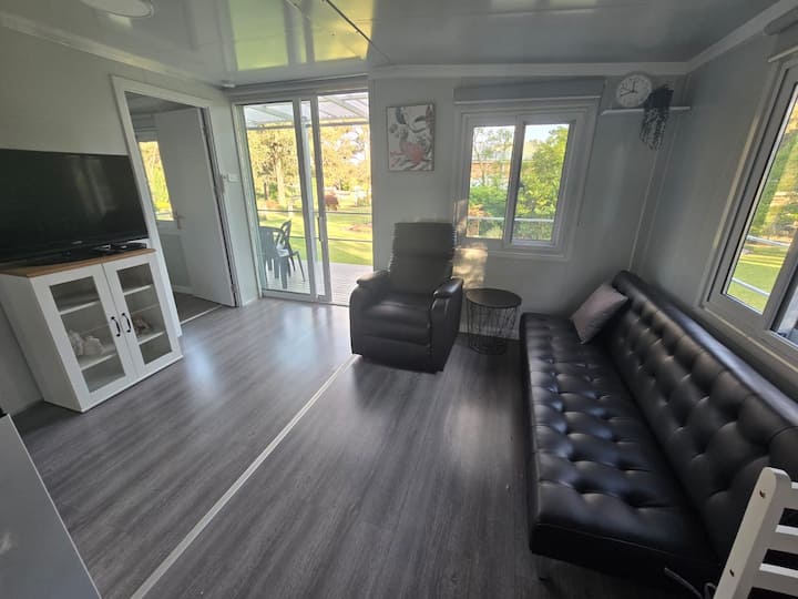 Self Contained Two Bedroom Cottage! - Picton
