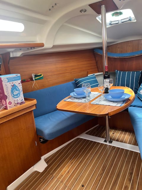 Top Airbnb: DeepBlue sail boat em Belém