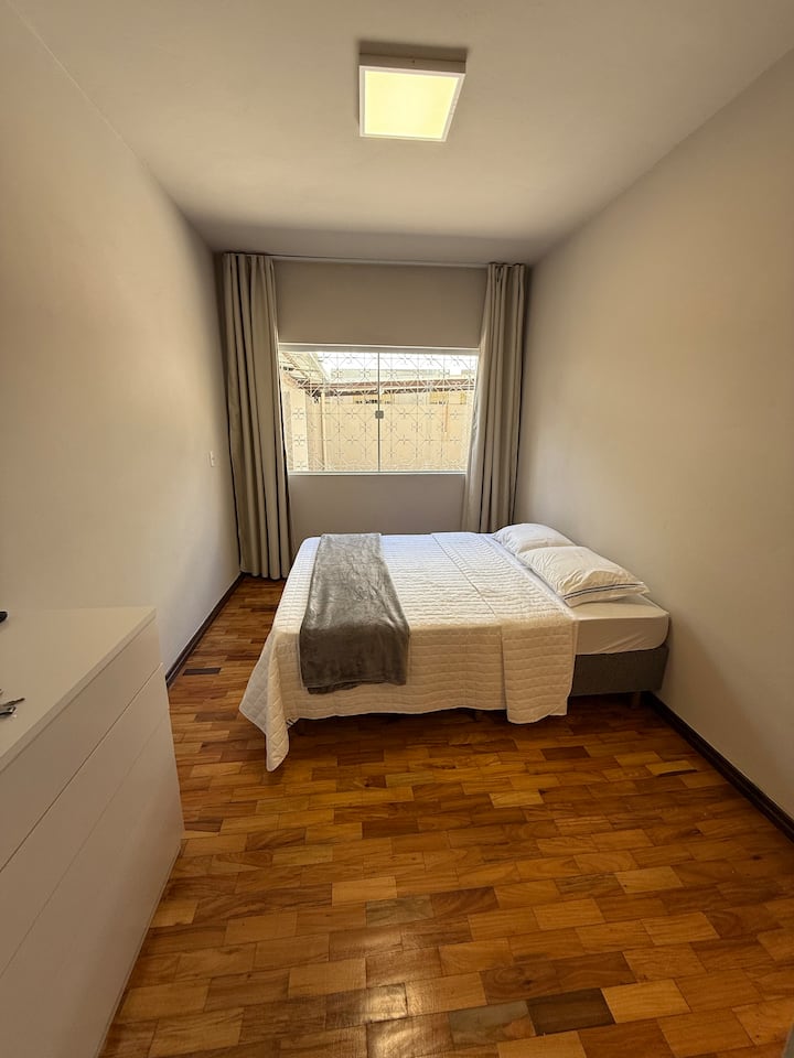 Schlafzimmer 1