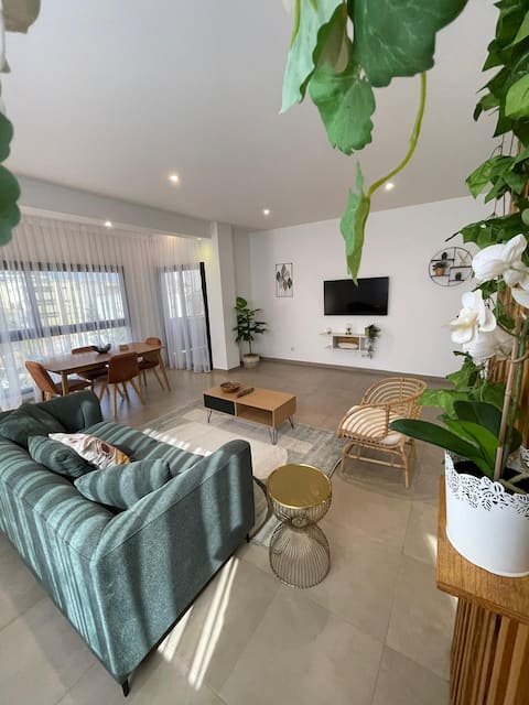 Charming 2-bedroom, 1-bathroom close to everything