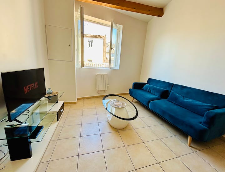 Apartamento dúplex, muy luminoso y muy amplio. 