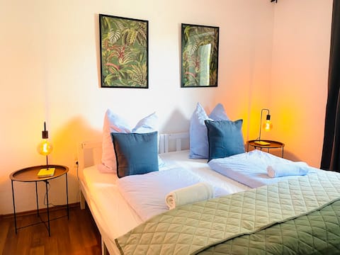 Groups and companies · 3 bedrooms · City center