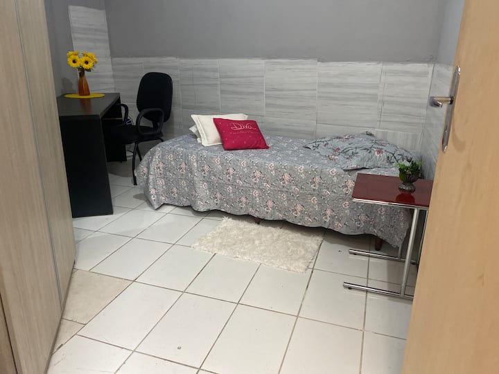 Ambienti i dhomës së gjumit