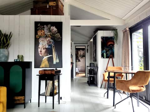 Successful Airbnb property: Glanville's Loft in Wijk 01 Bosgebied En Krachtighuizen