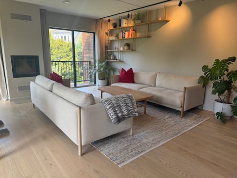 Popular Airbnb listing: Family home with garden and roof terrace in Ullern