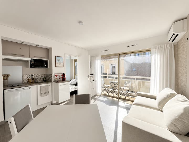 25m2 - Coeur De Ville, Vue Mer - Cannes